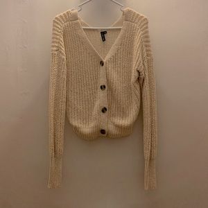 Sweater / cardigan